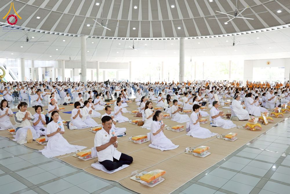 ภาพ No.271085:วันพุธที่ 20 พฤศจิกายน พ.ศ.2568 (วันพระ แรม 15 ค่ำ เดือน 12) พิธีบุพเปตพลี ครั้งที่ 173 ร่วมอุทิศบุญแด่หมู่ญาติที่ล่วงลับไปแล้ว และสืบทอดอายุพระพุทธศาสนา ณ หอฉันคุณยายอาจารย์ฯ วัดพระธรรมกาย