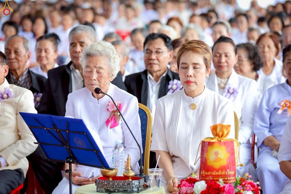 ภาพ No.272656:วันที่ 1 พฤศจิกายน พ.ศ. 2568 พิธีทอดกฐินสามัคคีทั่วไทย ณ วัดศรีวรรณวนาราม ต.คลองสาม อ.คลองหลวง จ.ปทุมธานี โดยคณะศิษยานุศิษย์ บูชาธรรม 81 ปี หลวงพ่อธัมมชโย