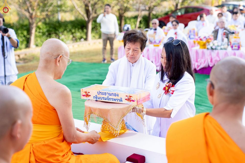 ภาพ No.272729:วันอาทิตย์ที่ 19 ตุลาคม พ.ศ. 2568 พิธีทอดกฐินสามัคคี  ณ วัดพระธรรมกายดีซี สหรัฐอเมริกา 