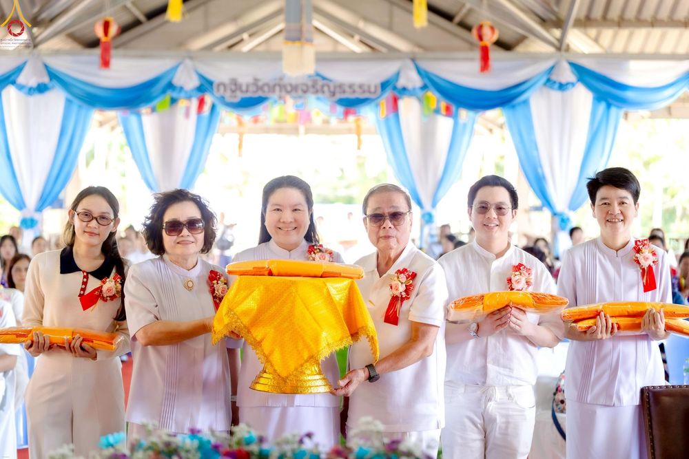 ภาพ No.258278:วันที่ 13 ตุลาคม พ.ศ. 2568 พิธีทอดกฐินสามัคคีทั่วไทย 30,000 วัด โดยคณะศิษยานุศิษย์ บูชาธรรม 81 ปี หลวงพ่อธัมมชโย ณ วัดทุ่งเจริญธรรม อ.อมก๋อย จ.เชียงใหม่