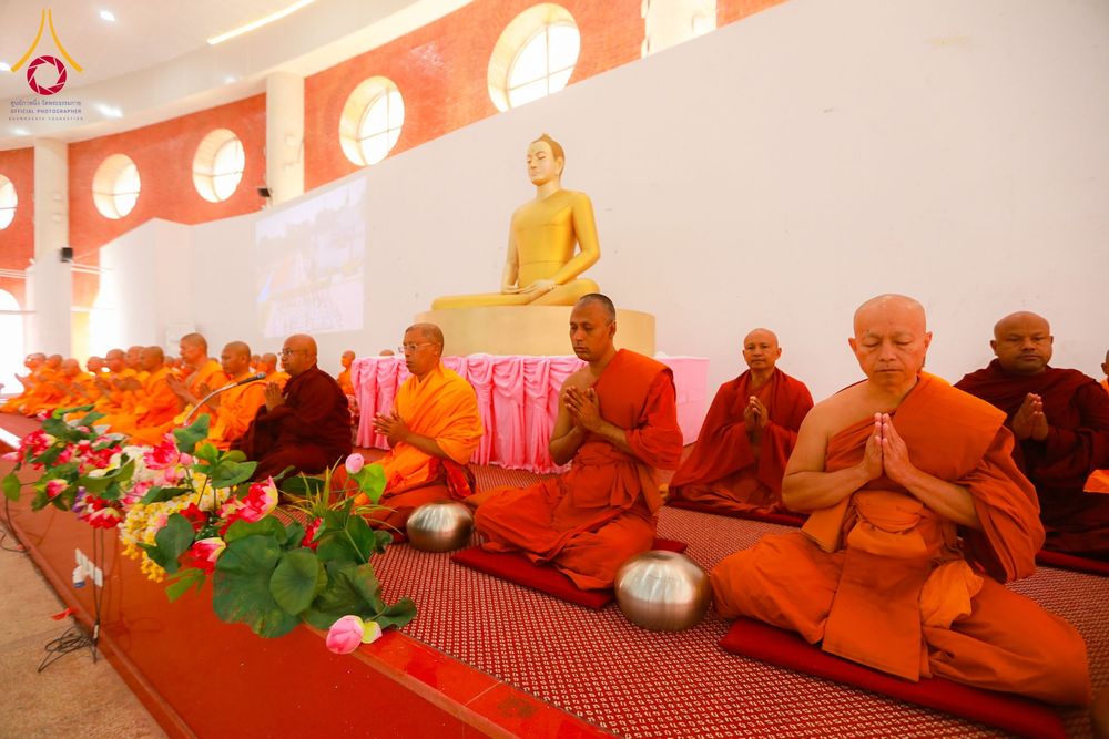 ภาพ No.130699:พิธีตักบาตรฉลองสามเณรใหม่ ในโครงการบรรพชา 1,250 รูป ณ แดนประสูติ สวนลุมพินี ประเทศเนปาล วันที่ 10 มีนาคม พ.ศ. 2567