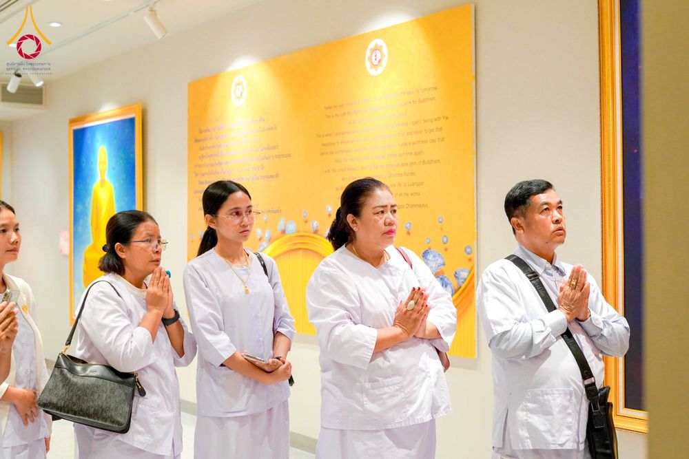 ภาพ No.327656:วันที่ 1-6 พฤษภาคม พ.ศ.2569 ต้อนรับชาวต่างชาติ พระภิกษุ คณะชาวเมียนมาร์  อุบาสิกาชาวอินเดีย เยี่ยมชมวัดพระธรรมกายและสักการะพระมหาธรรมกายเจดีย์