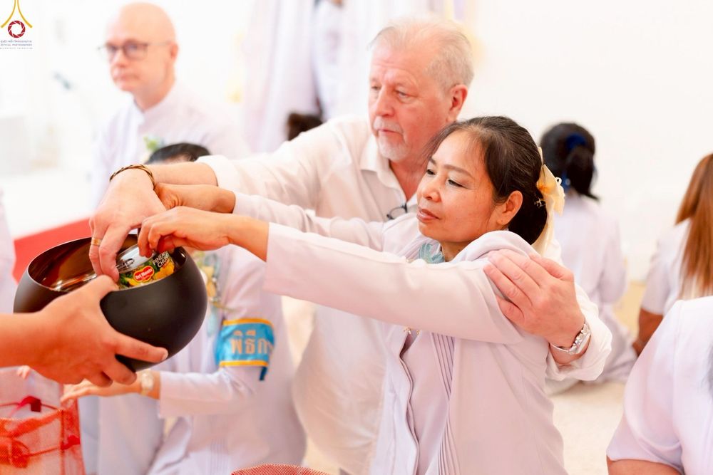 ภาพ No.260610:วันอาทิตย์ที่ 19 ตุลาคม พ.ศ. 2568 พิธีทอดกฐิน วัดพระธรรมกายสตอกโฮล์ม ประเทศสวีเดน 