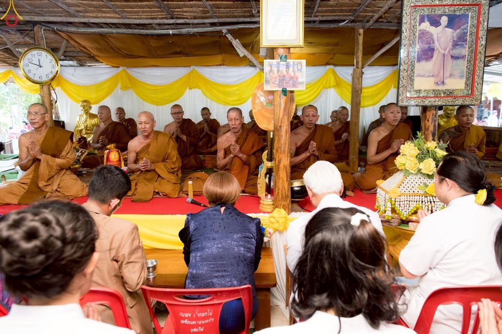 ภาพ No.262880:วันที่ 11 ตุลาคม พ.ศ. 2568 พิธีทอดกฐินสามัคคีทั่วไทย 30,000 วัด โดยคณะศิษยานุศิษย์ บูชาธรรม 81 ปี หลวงพ่อธัมมชโย ณ สำนักปฏิบัติธรรมเปล่งศรีธรรมจักร อ.หนองหญ้าไซ จ.สุพรรณบุรี