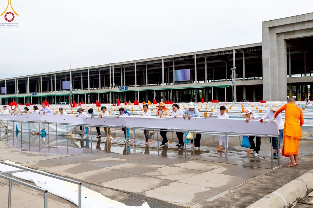 ภาพ No.218757:วันศุกร์ที่ 18 เมษายน พ.ศ. 2568 การเตรียมงานในลานธรรม , พระมหาธรรมกายเจดีย์ เพื่องานวันคุ้มครองโลก 22 เมษายน พ.ศ. 2568
