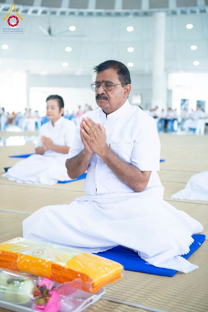 ภาพ No.268280:วันที่ 8 พฤศจิกายน พ.ศ. 2568 พิธีถวายภัตตาหารเมนูสวรรค์ เพื่อการบรรลุธรรม ณ หอฉันคุณยายอาจารย์ฯ วัดพระธรรมกาย