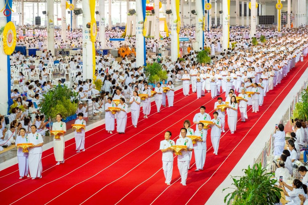 ภาพ No.277456:วันอาทิตย์ต้นเดือนที่ 7 ธันวาคม พ.ศ.2568 พิธีทอดผ้าป่าต้นสมบัติจักรพรรดิ ณ สภาธรรมกายสากล วัดพระธรรมกาย