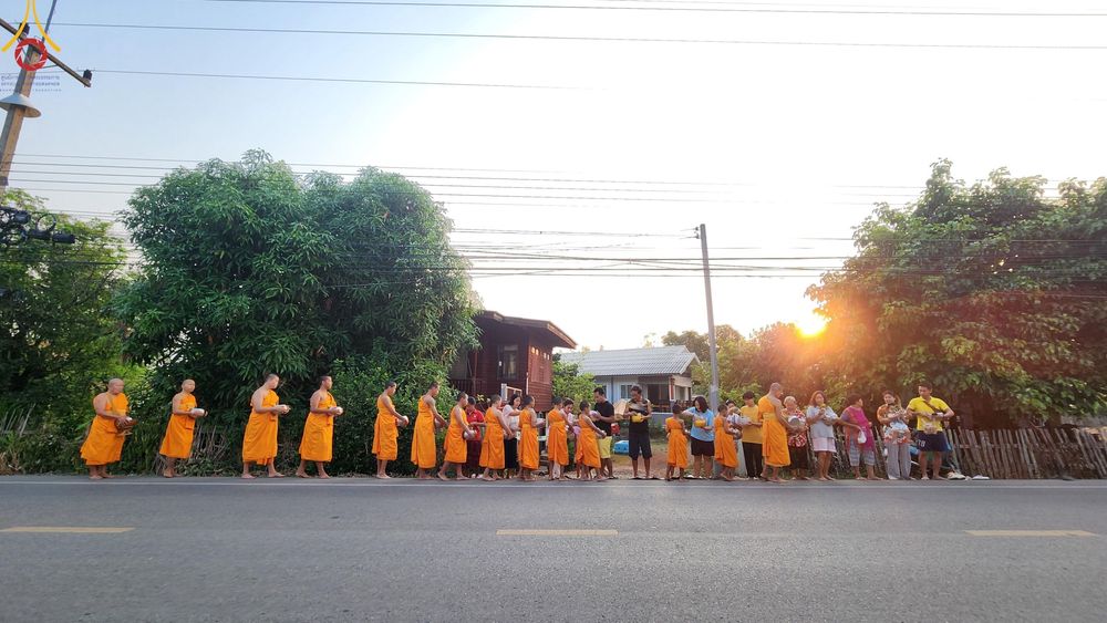 ภาพ No.61762:Photo Story พะเยาสว่างแล้ว กิจวัตรสามเณร โครงการบรรพชาสามเณร ฟื้นฟูพระพุทธศาสนาทั่วไทย  ณ ศูนย์ส่งเสริมศีลธรรมจังหวัดพะเยา โบราณสถานพระธาตุจอมทอง ต.บ้านต๋อม อ.เมือง จ.พะเยา