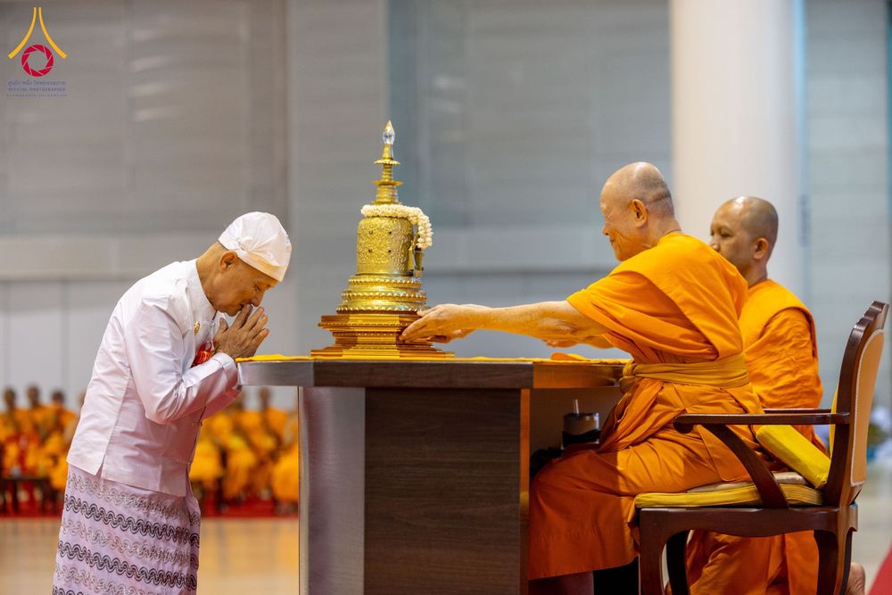 ภาพ No.209615:วันอาทิตย์ที่ 2 มีนาคม พ.ศ. 2568 พิธีภาคบ่าย สัมมนาพิเศษ, ปฏิบัติธรรม พิธีรับมอบพระบรมสารีริกธาตุ ณ สภาธรรมกายสากล วัดพระธรรมกาย