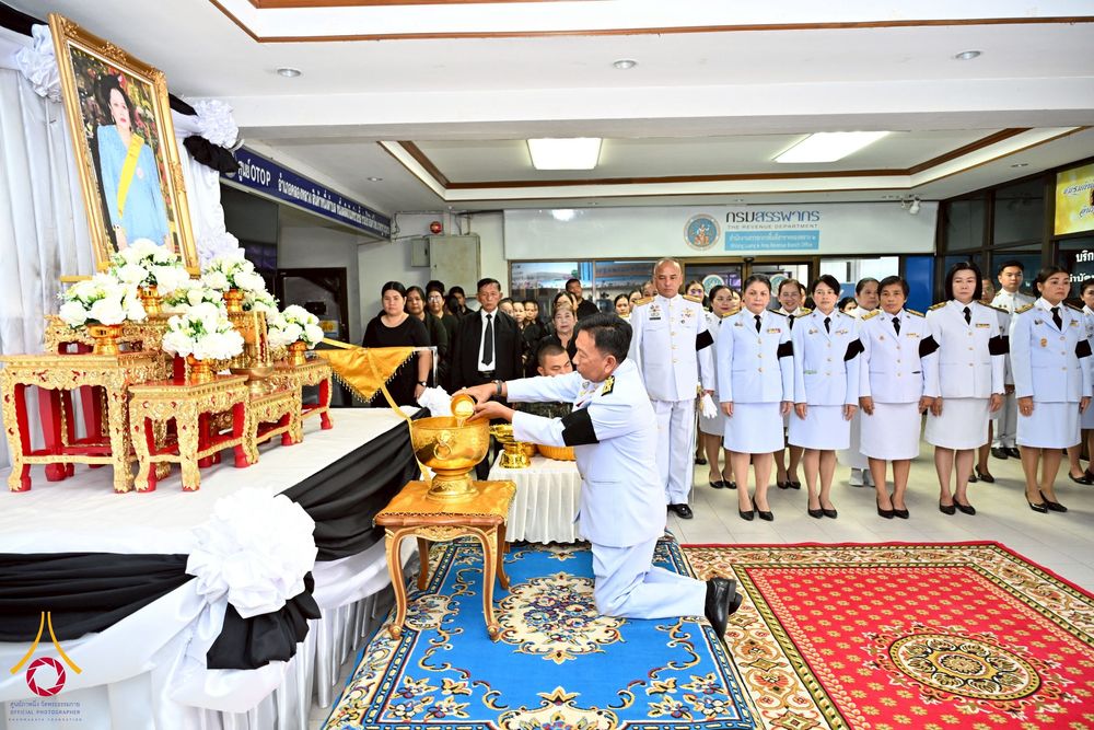 ภาพ No.260865:อำเภอคลองหลวง จัดพิธีสรงน้ำพระบรมศพ สมเด็จพระนางเจ้าสิริกิติ์ พระบรมราชินีนาถ พระบรมราชชนนีพันปีหลวง  ด้วยสำนึกในพระมหากรุณาธิคุณตราบนิจนิรันดร์ วันที่ 26 ตุลาคม พ.ศ. 2568 เวลา 09.30 น. ณ ที่ว่าการอำเภอคลองหลวง จังหวัดปทุมธานี