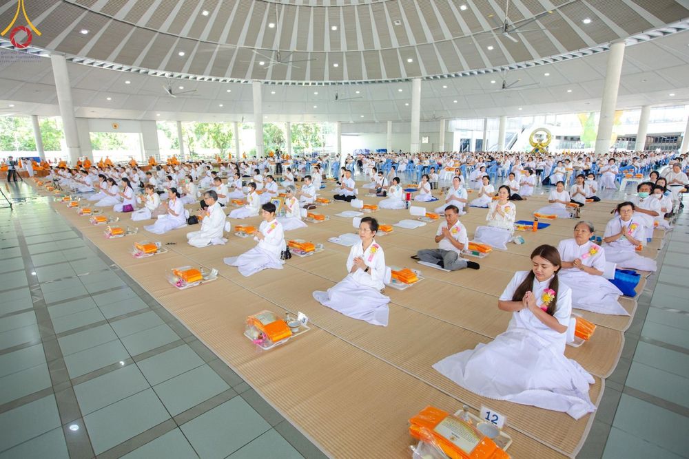 ภาพ No.167389:พิธีบุพเปตพลี ครั้งที่ 157 ร่วมอุทิศบุญกุศลแด่หมู่ญาติที่ล่วงลับไปแล้ว และสืบทอดอายุพระพุทธศาสนา วันพฤหัสที่ 31 ตุลาคม พ.ศ. 2567 (วันพระ แรม 14 ค่ำ เดือน 11) ณ หอฉันคุณยายอาจารย์ฯ วัดพระธรรมกาย