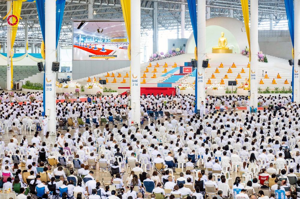 ภาพ No.277115:วันอาทิตย์ที่ 7 ธันวาคม พ.ศ. 2568 พิธีบูชาข้าวพระ ณ สภาธรรมกายสากล วัดพระธรรมกาย