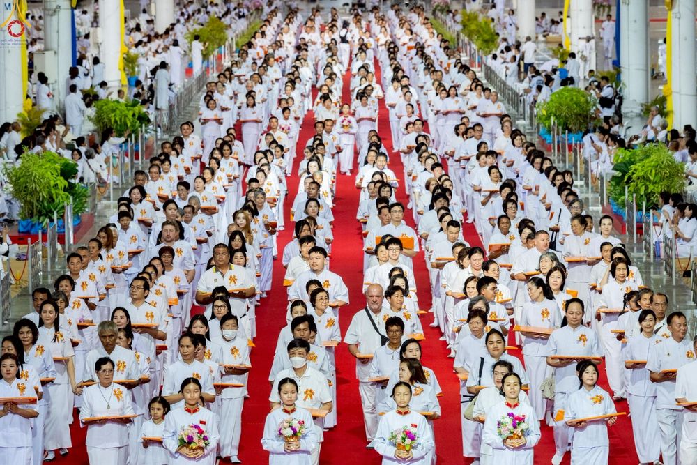 ภาพ No.251674:วันที่ 10 ตุลาคม พ.ศ. 2568 พิธีทอดผ้าป่าสมทบกฐินวัดพระธรรมกาย และสมทบกฐิน 30,000 กว่าวัดทั่วประเทศ ครั้งที่ 3 ณ สภาธรรมกายสากล วัดพระธรรมกาย