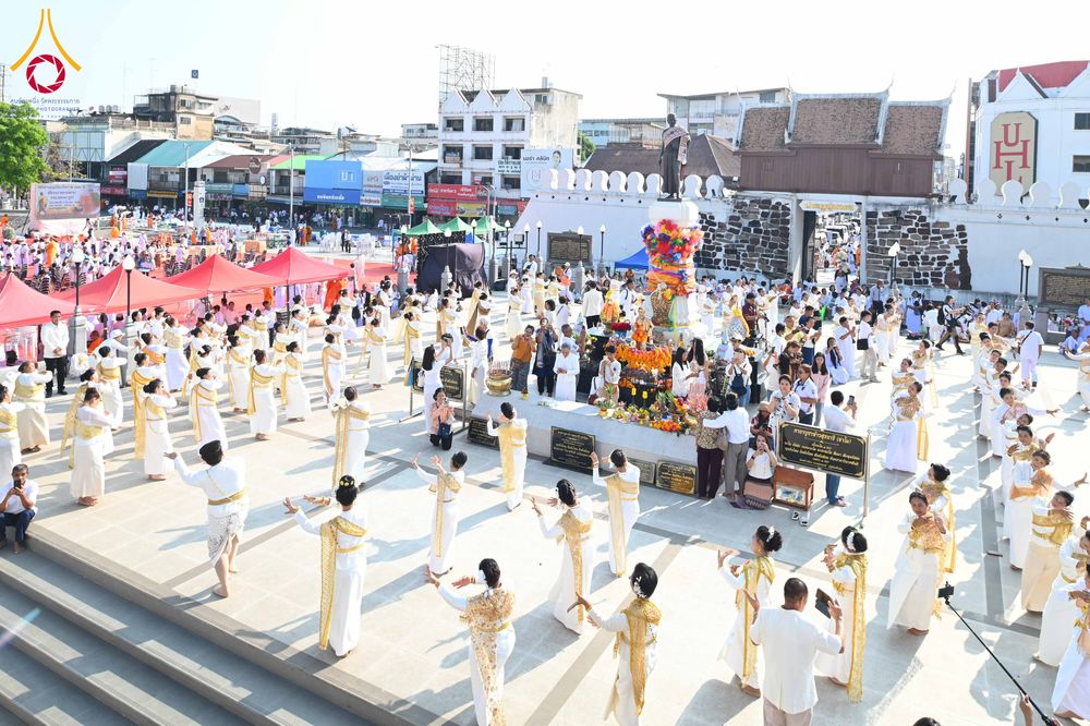 ภาพ No.312665:วันอาทิตย์ที่ 8 มีนาคม พ.ศ.2569 ทำบุญเมืองนครราชสีมา 558 ปี ตักบาตรพระ 10,000 รูป