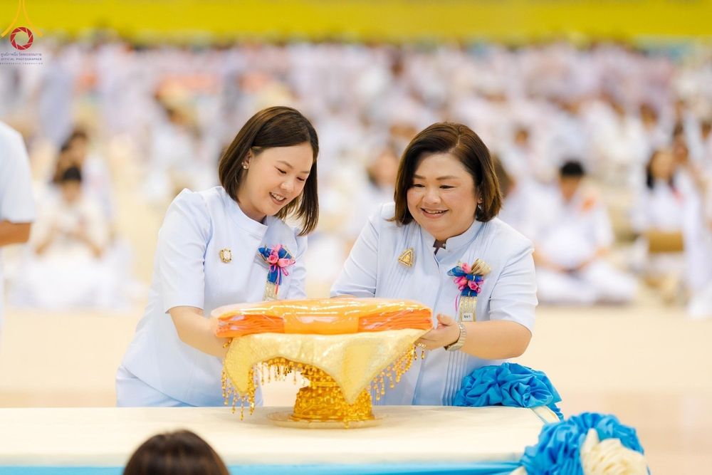 ภาพ No.178085:พิธีทอดผ้าป่าต้นสมบัติจักรพรรดิ ในวันอาทิตย์ที่ 1 ธันวาคม พ.ศ. 2567 ณ สภาธรรมกายสากล วัดพระธรรมกาย