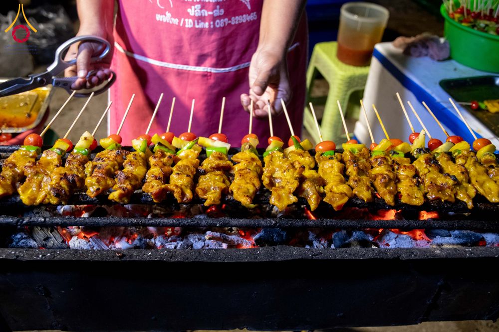 ภาพ No.288169:วันที่ 5 มกราคม พ.ศ. 2569 พิธีถวายภัตตาหารเป็นสังฆทาน แด่พระธรรมยาตรา ในโครงการธรรมยาตรา กตัญญูบูชา มหาปูชนียาจารย์ พระมงคลเทพมุนี(สด จนฺทสโร) พระผู้ปราบมาร อนุสรณ์สถาน 7 แห่ง ปีที่ 14 ณ อนุสรณ์สถานมหาวิหารพระมงคลเทพมุนี (โลตัสแลนด์) อ.สองพี่น้อง จ.สุพรร