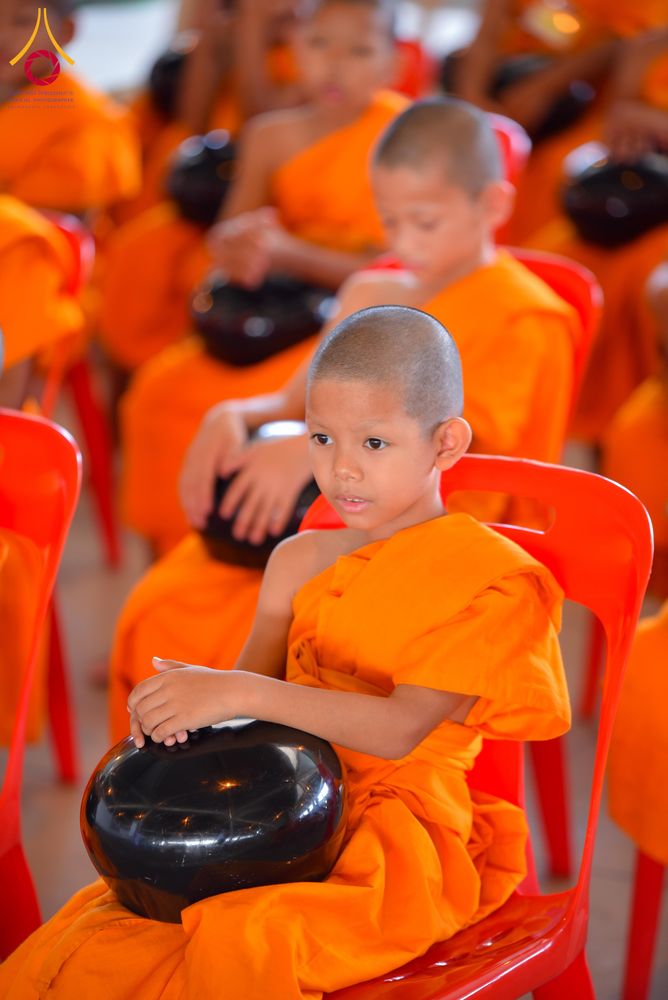 ภาพ No.320722:วันที่ 11 เมษายน พ.ศ.2569 พิธีตักบาตรฉลองสามเณรใหม่ โครงการบรรพชาสามเณรกล้าตะวัน ณ มหารัตนวิหาคด คอร์ 25 ชั้น 2 วัดพระธรรมกาย