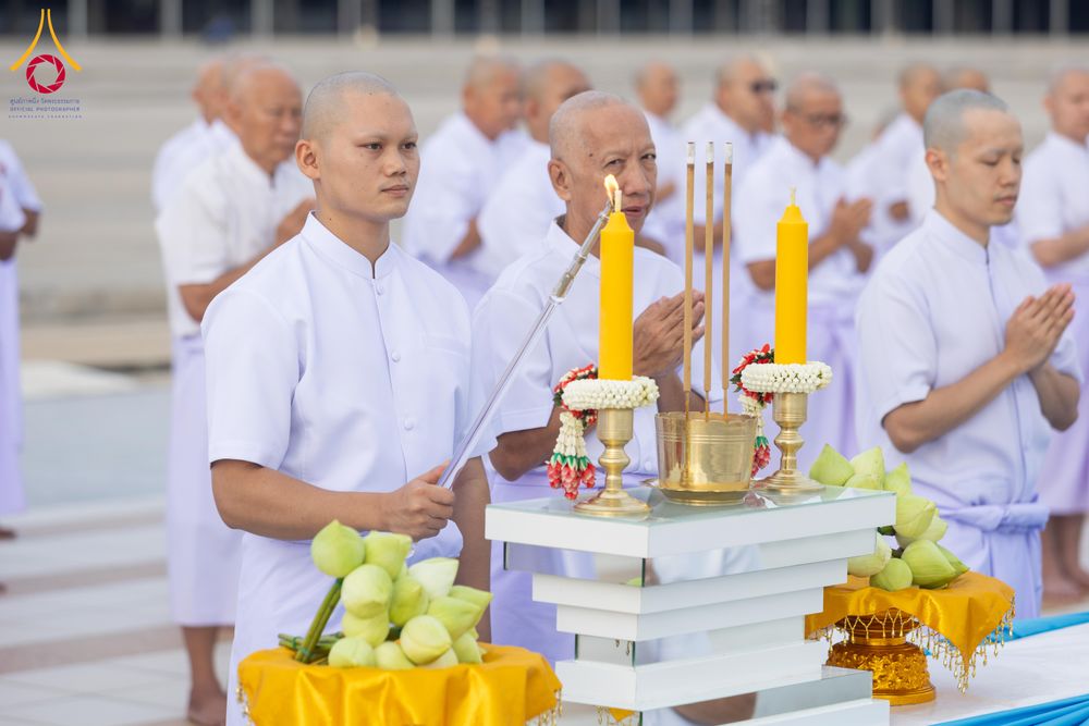 ภาพ No.341485:วันเสาร์ที่ 25 กรกฎาคม พ.ศ. 2569 พิธีเวียนประทักษิณ พิธีวันทาเจดีย์  โครงการอุปสมบทหมู่ รุ่นเข้าพรรษา ปี พ.ศ.2569 โครงการบวชพระนานาชาติ AEC และ WAB รุ่นที่ 10 ณ โบสถ์พระไตรปิฎก วัดพระธรรมกาย จ.ปทุมธานี