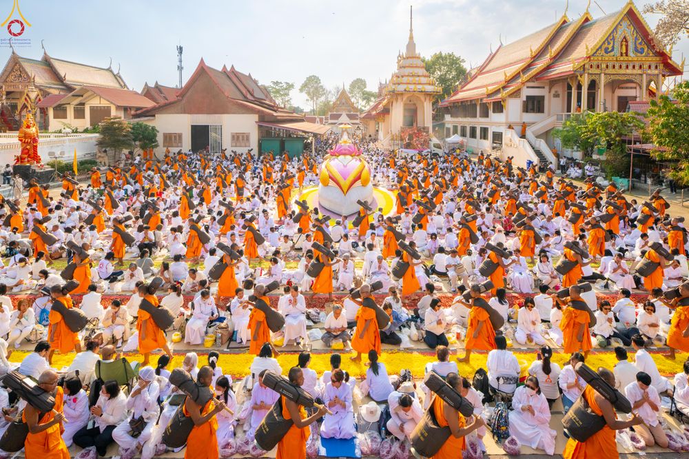 ภาพ No.295301:วันที่ 16 มกราคม พ.ศ. 2569 พิธีต้อนรับพระธรรมยาตรา อนุสรณ์สถานลำดับที่ 4 (ภาพชุดที่ 2) สถานที่เกิดด้วยกายธรรม ณ วัดโบสถ์บน ต.บางคูเวียง จ.นนทบุรี ในโครงการธรรมยาตรา กตัญญูบูชา มหาปูชนียาจารย์ พระมงคลเทพมุนี(สด จนฺทสโร) พระผู้ปราบมาร อนุสรณ์สถาน 7 แห่ง ปี