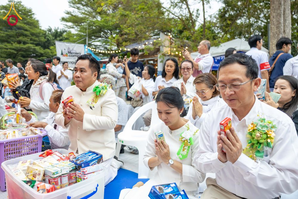 ภาพ No.285964:วันเสาร์ที่ 13 ธันวาคม พ.ศ.2568 พิธีตักบาตรพระภิกษุสามเณร 1,000 รูป ณ บริเวณหน้าอุทยานแห่งชาติเขาใหญ่ อำเภอปากช่อง จ.นครราชสีมา