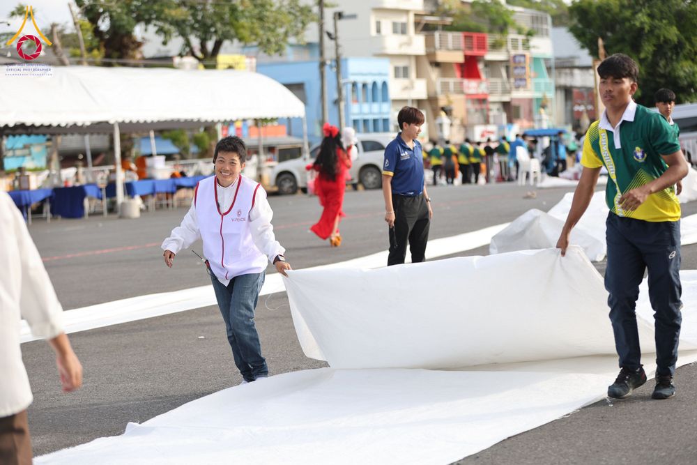 ภาพ No.310360:วันอาทิตย์ที่ 15 กุมภาพันธ์ พ.ศ. 2569 ตักบาตรพระ 1,000 รูป เมืองตรัง ปีที่ 2 ณ ลานพระบรมราชานุสาวรีย์ รัชกาลที่ 5 (หน้าศาลจังหวัดตรัง)อ.เมือง จ.ตรัง