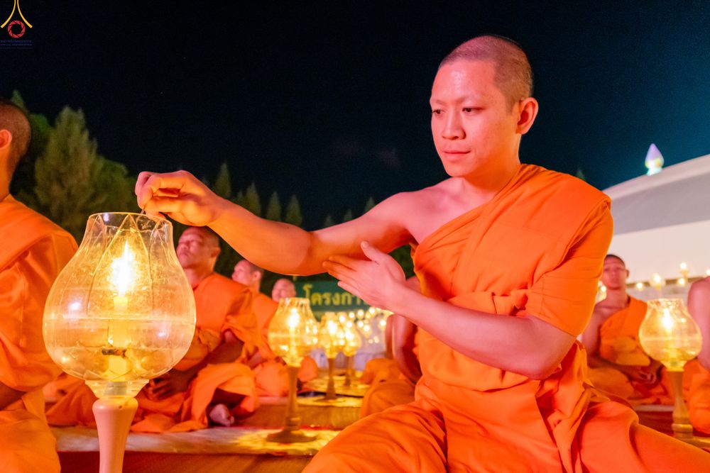 ภาพ No.292180:วันที่ 10 มกราคม พ.ศ. 2569 พิธีจุดประทีปถวายเป็นพุทธบูชา และบูชาธรรมมหาปูชนียาจารย์  ณ อนุสรณ์สถานคลองบางนางแท่น อ.สามพราน จ.นครปฐม ในโครงการธรรมยาตรา กตัญญูบูชา มหาปูชนียาจารย์ พระมงคลเทพมุนี(สด จนฺทสโร) พระผู้ปราบมาร อนุสรณ์สถาน 7 แห่ง ปีที่ 14