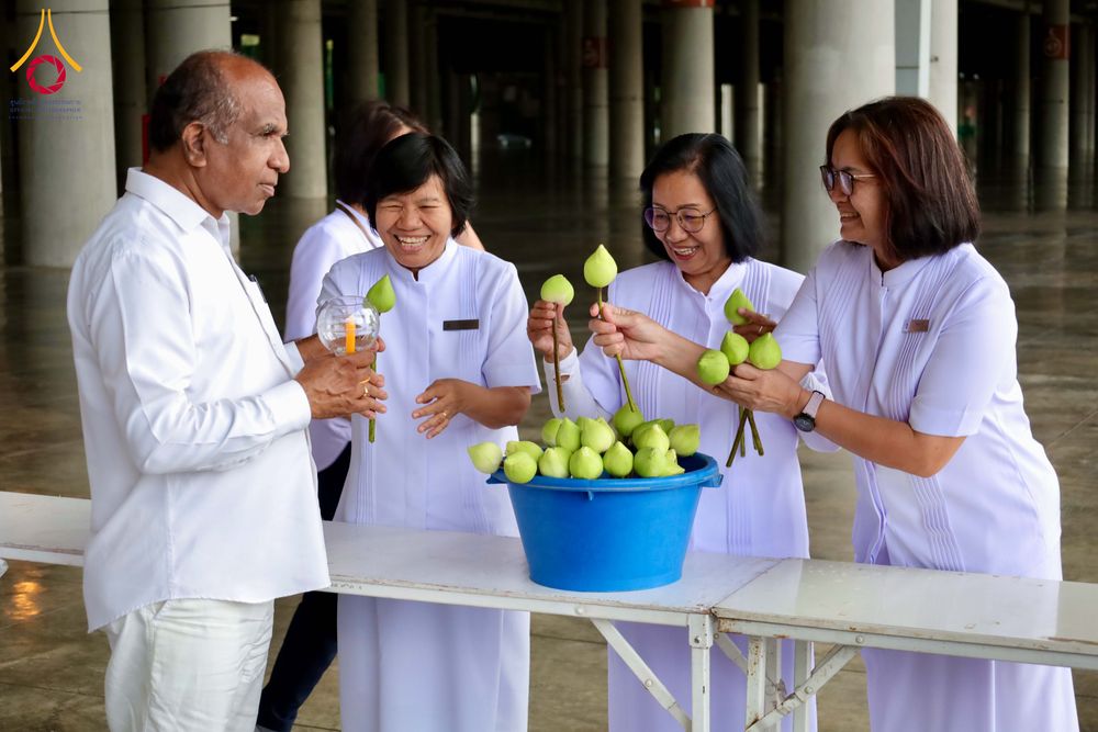 ภาพ No.342465:วันที่ 31 กรกฎาคม พ.ศ. 2569  ต้อนรับคณะแสวงบุญชาวศรีลังกา 31 ท่าน เยี่ยมชมวัดพระธรรมกาย