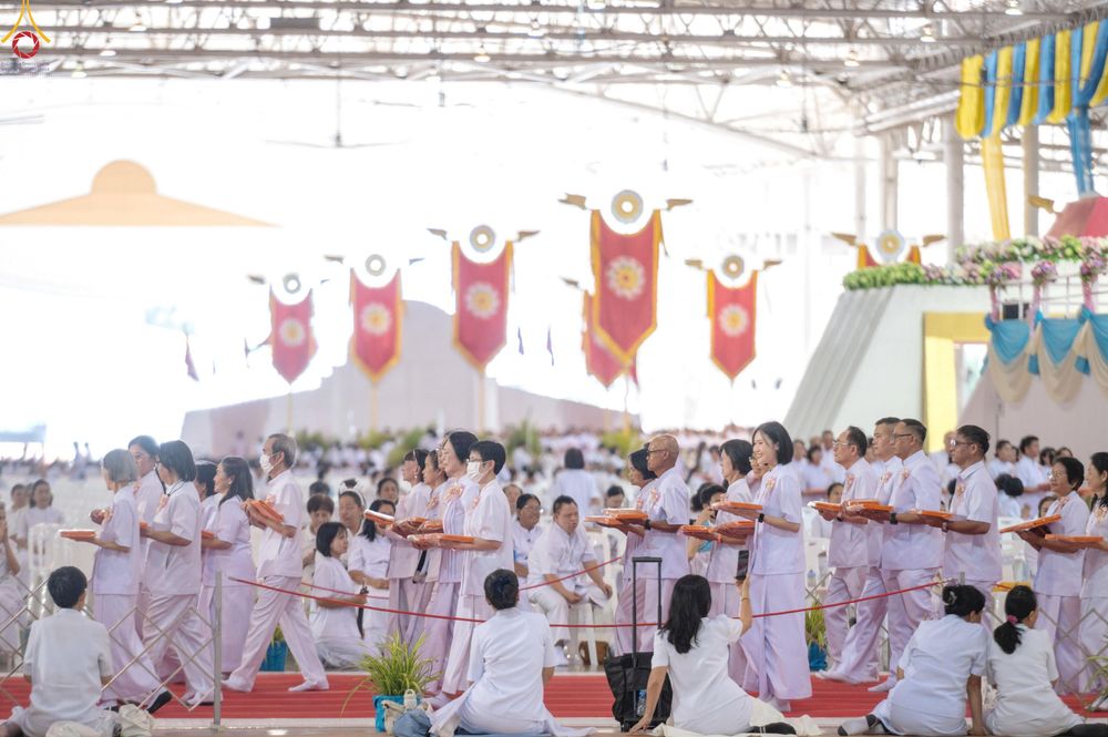 ภาพ No.345638:วันพฤหัสบดีที่ 27 สิงหาคม พ.ศ.2569 พิธีทอดผ้าป่าเพื่อถวายอุปกรณ์สื่อโสตทัศน์ อาคาร 82 ปี หลวงพ่อธัมมชโย พิธีทอดผ้าป่าสมทบกฐินวัดพระธรรมกาย และสมทบกฐิน 30,000 กว่าวัดทั่วไทย ครั้งที่ 1 ประจำปี พุทธศักราช 2569 ณ วัดพระธรรมกาย ปทุมธานี
