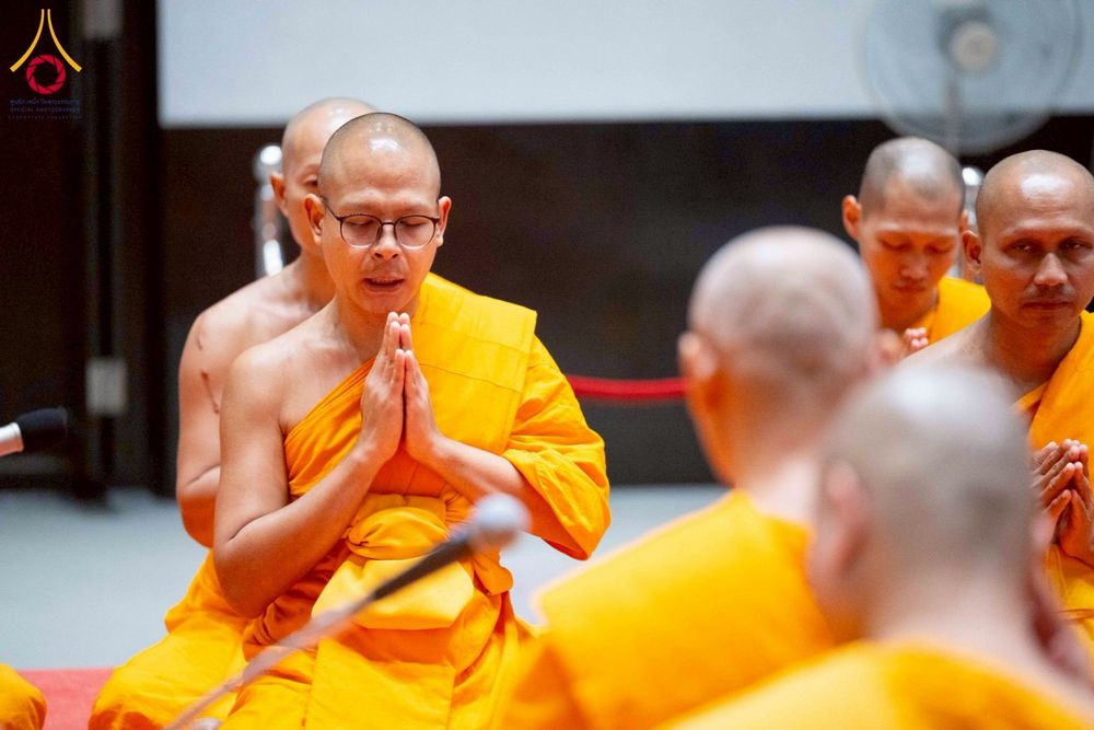 ภาพ No.277863:วันเสาร์ที่ 6 ธันวาคม พ.ศ. 2568 พิธีบรรพชาอุปสมบทและพิธีถวายบาตร โครงการอุปสมบทบูชาธรรมมหาปูชนียาจารย์ ประจำปี พ.ศ.2568 โครงการบวชพระนานาชาติ AEC และ WAB รุ่น CEO (นักบริหาร) รุ่นที่ 5 ณ มหาธรรมกายเจดีย์ วัดพระธรรมกาย