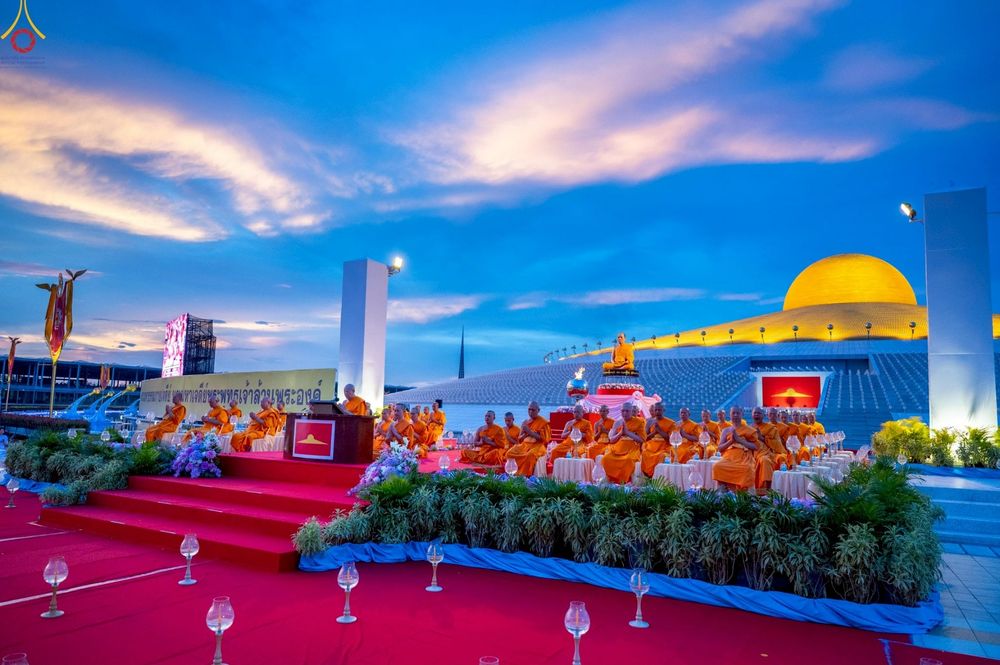 ภาพ No.253030:วันที่ 10 ตุลาคม พ.ศ. 2568 พิธีปลูกต้นทรัพย์บานชื่น ณ ลานธรรม วัดพระธรรมกาย