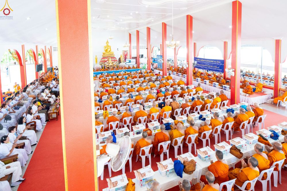 ภาพ No.234518:วันพฤหัสบดีที่ 24 กรกฎาคม พ.ศ. 2568 พิธีถวายสังฆทานแก่คณะสงฆ์ 323 วัด , พิธีมอบกองทุนหนุนแรงใจช่วยครูใต้ , พิธีทำบุญส่วนกุศลแด่ผู้วายชนม์ ในเหตุการณ์ความไม่สงบ 4 จังหวัด ชายแดนภาคใต้ (ปัตตานี , ยะลา , นราธิวาส , สงขลา) ปีที่ 21 ครั้งที่ 179 ณ วัดเวฬุวัน 