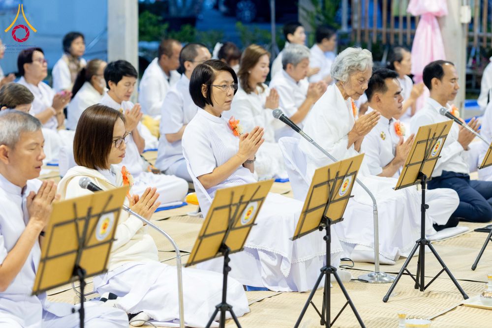 ภาพ No.288846:วันที่ 6 มกราคม พ.ศ. 2569 พิธีถวายภัตตาหารเป็นสังฆทาน แด่พระธรรมยาตรา ในโครงการธรรมยาตรา กตัญญูบูชา มหาปูชนียาจารย์ พระมงคลเทพมุนี(สด จนฺทสโร) พระผู้ปราบมาร อนุสรณ์สถาน 7 แห่ง ปีที่ 14 ณ อนุสรณ์สถานมหาวิหารพระมงคลเทพมุนี (โลตัสแลนด์) อ.สองพี่น้อง จ.สุพรร