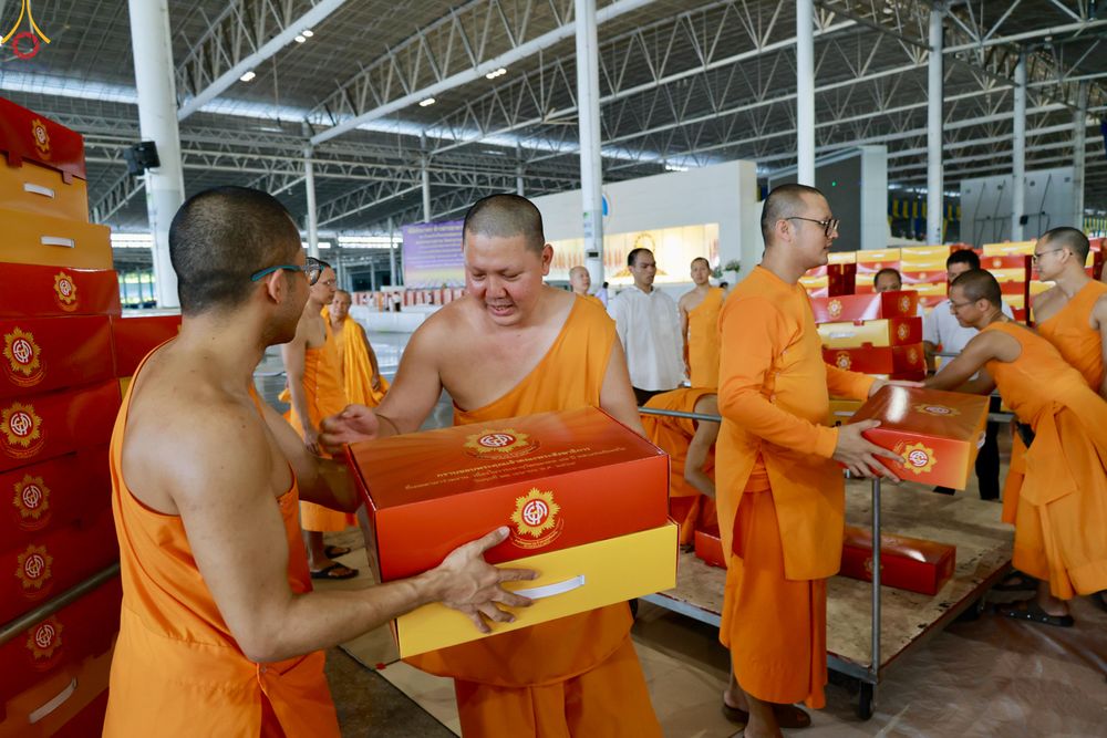 ภาพ No.320583:วันที่ 10 เมษายน พ.ศ.2569 การเตรียมกล่องไทยธรรม เพื่องานถวายมหาสังฆทาน 40,000 กว่าวัดทั่วประเทศ วันคุ้มครองโลก 22 เมษายน พ.ศ.2569 วัดพระธรรมกาย