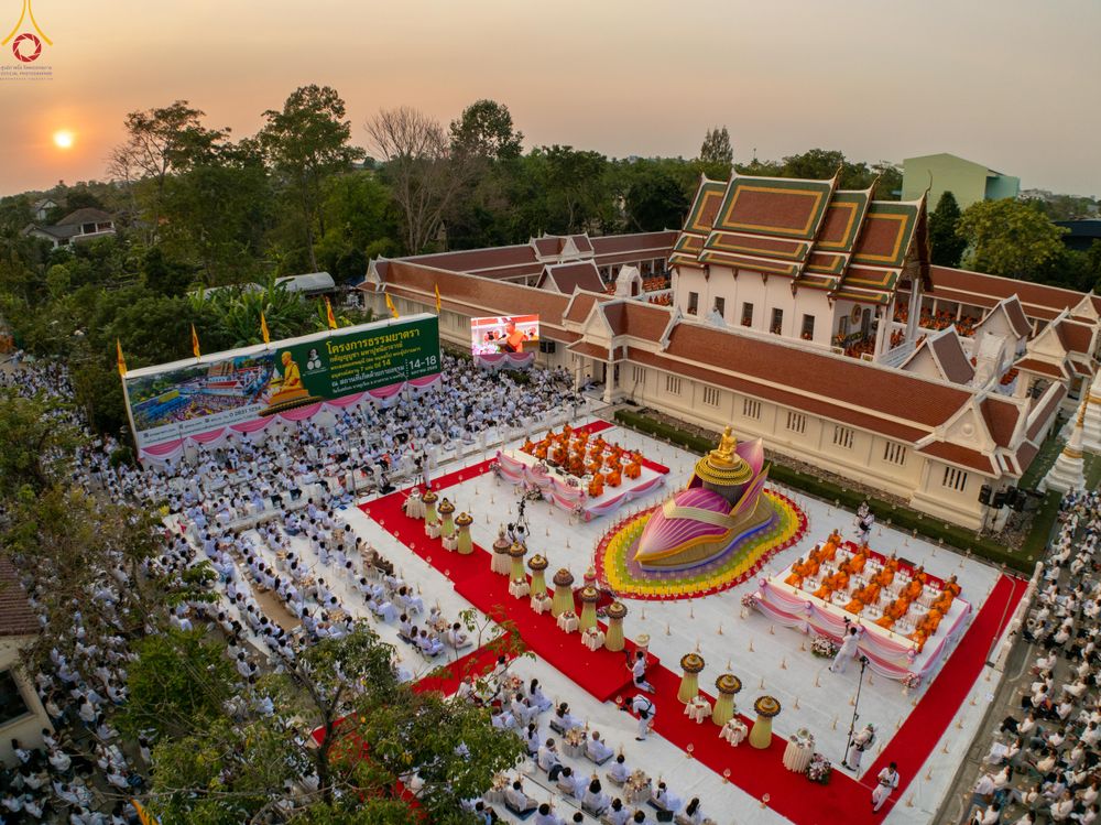 ภาพ No.296992:วันที่ 17 มกราคม พ.ศ. 2569 พิธีจุดประทีปถวายเป็นพุทธบูชา และบูชาธรรมมหาปูชนียาจารย์  ณ วัดโบสถ์บน ต.บางคูเวียง จ.นนทบุรี อนุสรณ์สถานลำดับที่ 4 สถานที่เกิดด้วยกายธรรม ในโครงการธรรมยาตรา กตัญญูบูชา มหาปูชนียาจารย์ พระมงคลเทพมุนี(สด จนฺทสโร) พระผู้ปราบมาร อ