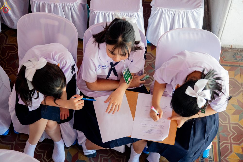 ภาพ No.288969:วันพุธที่ 17 ธันวาคม พ.ศ.2568 กิจกรรมเยาวชนไทยรวมใจทำความดี "เด็กดีมหานคร ต้นแบบด้านศีลธรรม" แข่งขันสอบตอบปัญหาศีลธรรมในพระพุทธศาสนา ครั้งที่ 7 และวันรวมพลังเด็กดี V-Star ประจำปี 2568 ณ วัดมหาธาตุยุวราชรังสฤษฎิ์ราชวรมหาวิหาร กรุงเทพมหานคร