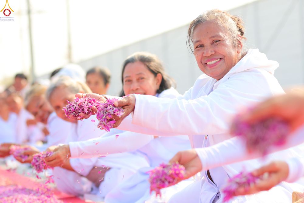 ภาพ No.299323:วันที่ 18 มกราคม พ.ศ. 2569 พิธีต้อนรับพระธรรมยาตรา ณ อนุสรณ์สถานลำดับที่ 5 สถานที่เผยแผ่วิชชาธรรมกายครั้งแรก อนุสรณ์สถานบางปลา วัดบางปลา อำเภอบางเลน จังหวัดนครปฐม ในโครงการธรรมยาตรา กตัญญูบูชา มหาปูชนียาจารย์ พระมงคลเทพมุนี(สด จนฺทสโร) พระผู้ปราบมาร อนุส