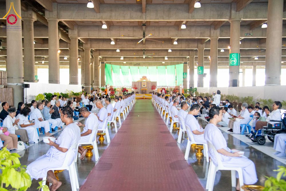 ภาพ No.293603:วันที่ 10 มกราคม พ.ศ. 2569 พิธีปลงผมธรรมทายาทบูชาธรรม 117  ปี คุณยายอาจารย์ฯ ณ วิหารคด วัดพระธรรมกาย ปทุมธานี