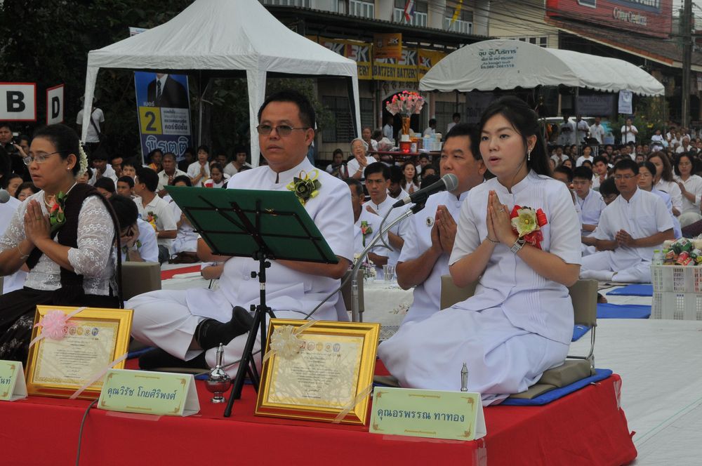 ภาพ No.10845:ประมวลภาพตักบาตรระนองมิตรภาพไทย - พม่า พระ 1,500 รูป