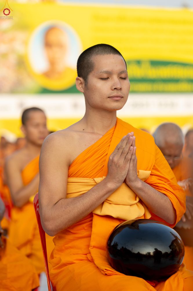 ภาพ No.294430:วันที่ 14 มกราคม พ.ศ. 2569 พิธีตักบาตรพระธรรมยาตรา ณ วัดสองพี่น้อง ต.ต้นตาล อ.สองพี่น้อง จ.สุพรรณบุรี ในโครงการธรรมยาตรา กตัญญูบูชา มหาปูชนียาจารย์ พระมงคลเทพมุนี(สด จนฺทสโร) พระผู้ปราบมาร อนุสรณ์สถาน 7 แห่ง ปีที่ 14