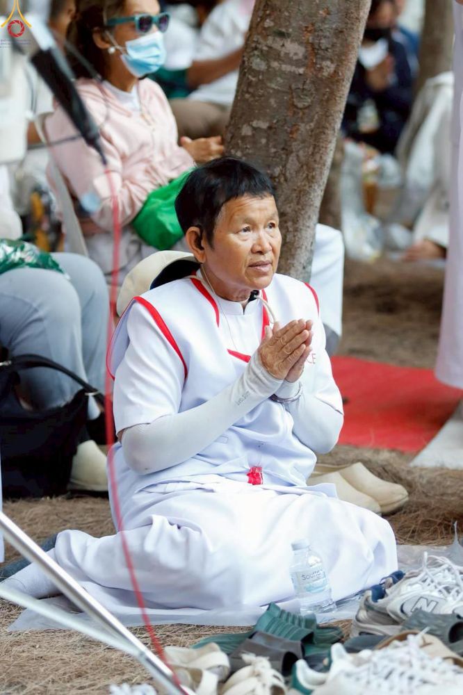 ภาพ No.300573:ภาพเบื้องหลังอาสาสมัครรวมใจ ชุดที่ 3 ในโครงการธรรมยาตรา กตัญญูบูชา มหาปูชนียาจารย์ พระมงคลเทพมุนี(สด จนฺทสโร) พระผู้ปราบมาร อนุสรณ์สถาน 7 แห่ง ปีที่ 14