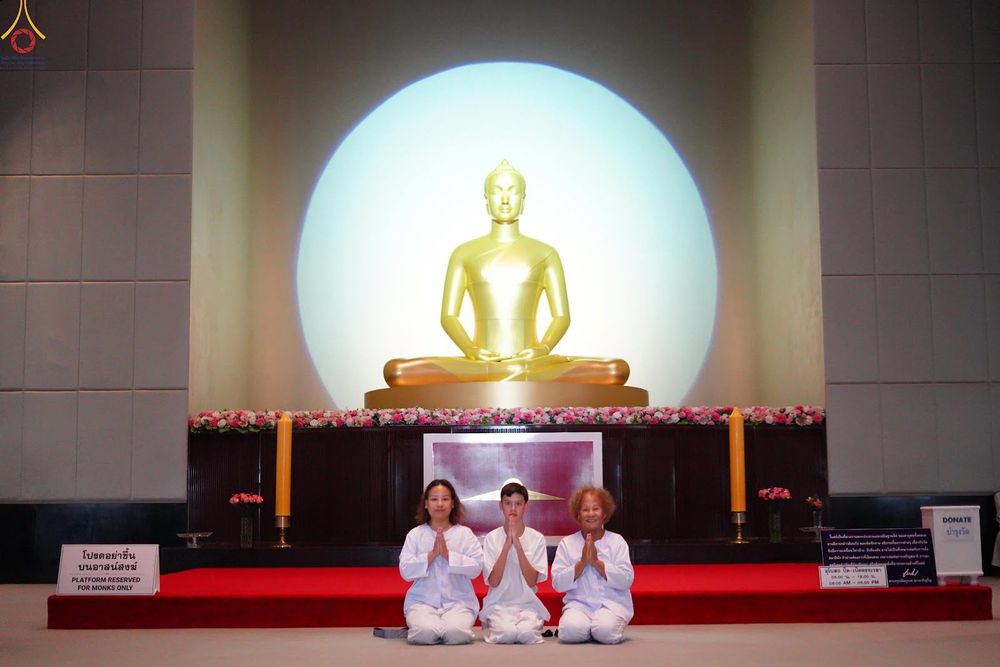 ภาพ No.345139:วันที่ 7 - 19 สิงหาคม พ.ศ.2569 ต้อนรับชาวต่างชาติเยี่ยมชมวัดพระธรรมกาย