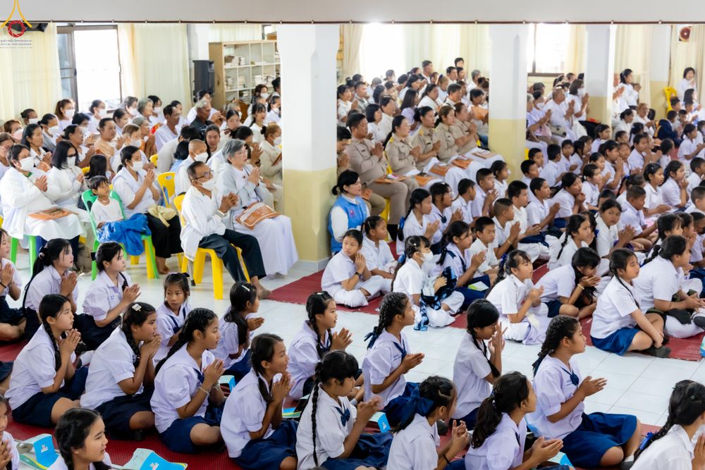 ภาพ No.293101:วันที่ 12 มกราคม พ.ศ. 2569 พิธีทอดผ้าป่าทำนุบำรุงศาสนสถาน ณ วัดไผ่โรงวัว ต.บางตาเถร อ.สองพี่น้อง จ.สุพรรณบุรี ในโครงการธรรมยาตรา กตัญญูบูชา มหาปูชนียาจารย์ พระมงคลเทพมุนี(สด จนฺทสโร) พระผู้ปราบมาร อนุสรณ์สถาน 7 แห่ง ปีที่ 14