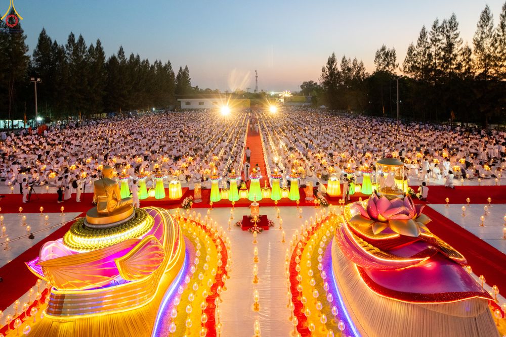 ภาพ No.292121:วันที่ 10 มกราคม พ.ศ. 2569 พิธีจุดประทีปถวายเป็นพุทธบูชา และบูชาธรรมมหาปูชนียาจารย์  ณ อนุสรณ์สถานคลองบางนางแท่น อ.สามพราน จ.นครปฐม ในโครงการธรรมยาตรา กตัญญูบูชา มหาปูชนียาจารย์ พระมงคลเทพมุนี(สด จนฺทสโร) พระผู้ปราบมาร อนุสรณ์สถาน 7 แห่ง ปีที่ 14