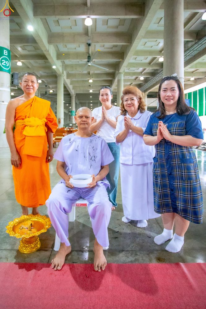 ภาพ No.333569:วันอาทิตย์ที่ 7 มิถุนายน พ.ศ.2569 พิธีตัดปอยผมและปลงผมนาคธรรมทายาท โครงการบรรพชาและอุปสมบทหมู่ธรรมทายาท รุ่นผู้บริหาร รุ่นที่ 16 ณ วิหารคด 11 วัดพระธรรมกาย