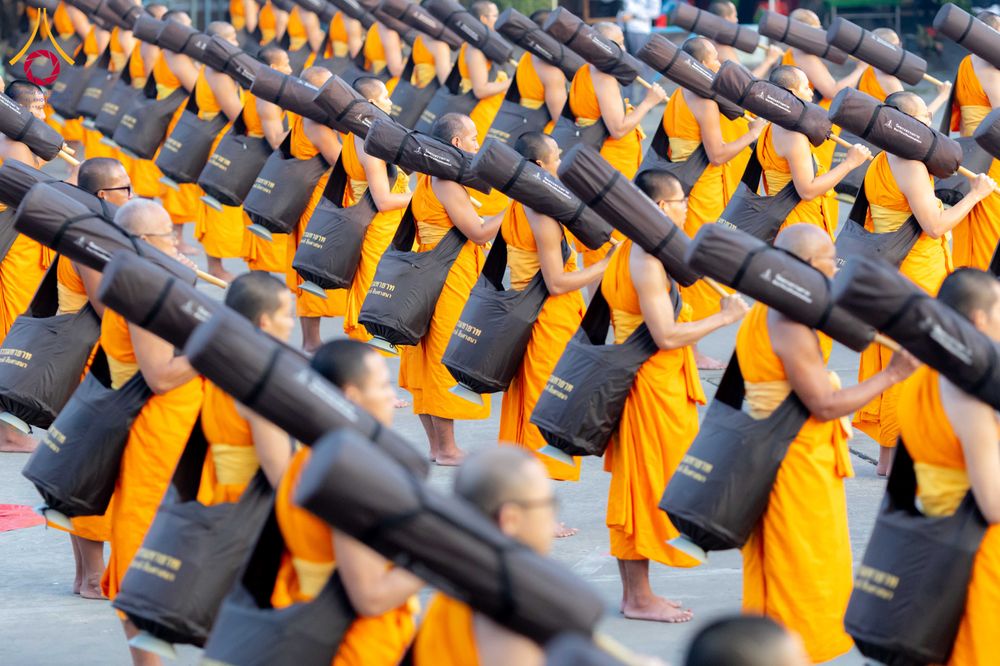 ภาพ No.297385:วันที่ 15 มกราคม พ.ศ.2569 พระธรรมยาตราปฏิบัติธรรมและถ่ายภาพหมู่ประวัติศาสตร์ อนุสรณ์สถานลำดับที่ 4 สถานที่เกิดด้วยกายธรรม  ณ วัดโบสถ์บน ต.บางคูเวียง จ.นนทบุรี ในโครงการธรรมยาตรา กตัญญูบูชา มหาปูชนียาจารย์ พระมงคลเทพมุนี(สด จนฺทสโร) พระผู้ปราบมาร อนุสรณ์ส