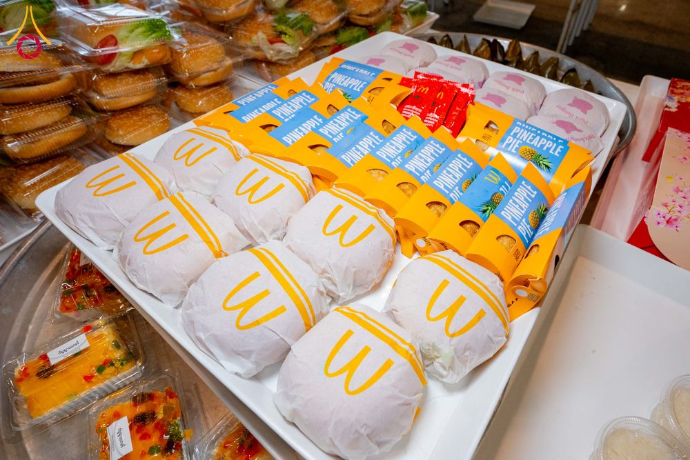 ภาพ No.307039:วันที่ 31 มกราคม พ.ศ. 2569 พิธีถวายภัตตาหารเป็นสังฆทาน แด่พระธรรมยาตรา ณ วัดพระธรรมกาย  จังหวัดปทุมธานี ในโครงการธรรมยาตรา กตัญญูบูชา มหาปูชนียาจารย์ พระมงคลเทพมุนี(สด จนฺทสโร) พระผู้ปราบมาร อนุสรณ์สถาน 7 แห่ง ปีที่ 14