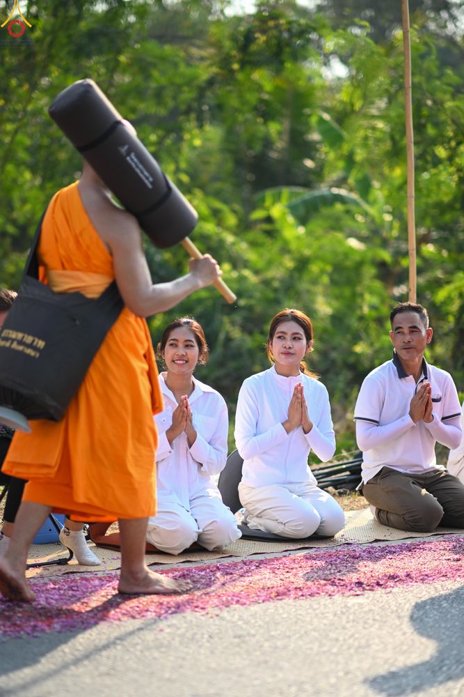 ภาพ No.299458:วันที่ 18 มกราคม พ.ศ. 2569 พิธีต้อนรับพระธรรมยาตรา ณ อนุสรณ์สถานลำดับที่ 5 สถานที่เผยแผ่วิชชาธรรมกายครั้งแรก อนุสรณ์สถานบางปลา วัดบางปลา อำเภอบางเลน จังหวัดนครปฐม ในโครงการธรรมยาตรา กตัญญูบูชา มหาปูชนียาจารย์ พระมงคลเทพมุนี(สด จนฺทสโร) พระผู้ปราบมาร อนุส