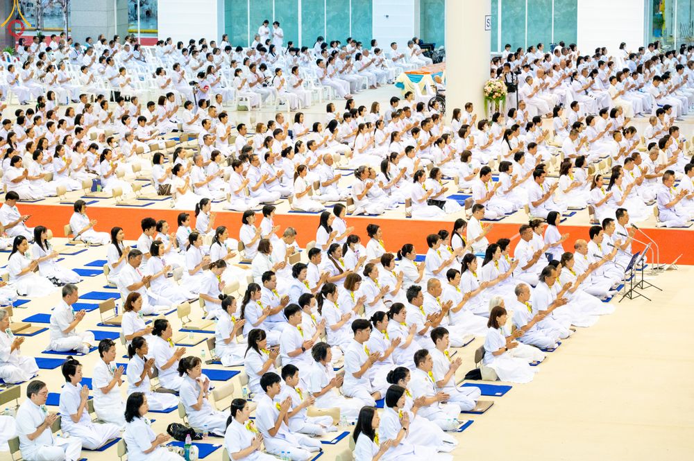 ภาพ No.318593:วันอาทิตย์ต้นเดือนที่ 5 เมษายน พ.ศ.2569 พิธีทอดผ้าป่าสมทบมหาสังฆทาน 40,000 กว่าวัดทั่วประเทศ ณ สภาธรรมกายสากล วัดพระธรรมกาย