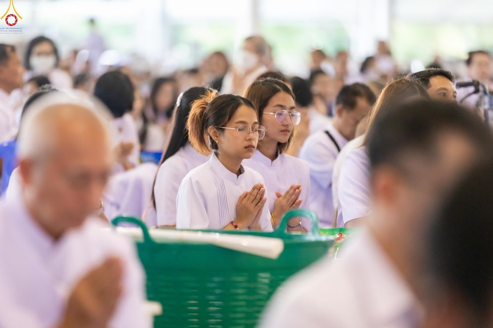 ภาพ No.318146:วันอาทิตย์ต้นเดือนที่ 5 เมษายน พ.ศ.2569 พิธีตักบาตร ณ บ้านแก้วเรือนทองคุณยายอาจารย์ฯ วัดพระธรรมกาย