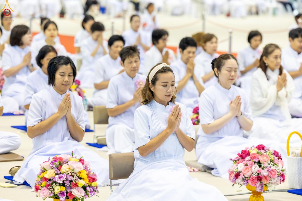 ภาพ No.281081:วันที่ 21 ธันวาคม พ.ศ.2568 พิธีมุทิตาหลวงพ่อทัตตชีโว ณ ห้องแก้วสารพัดนึก วัดพระธรรมกาย